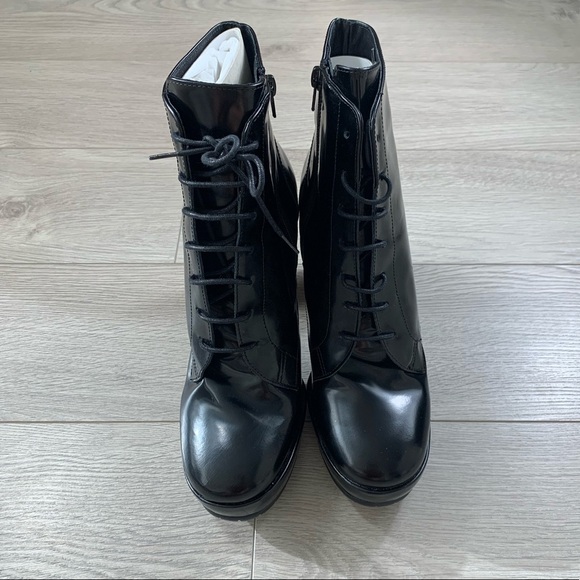 L’intervalle Fergy Black Leather Heeled Lace Up Ankle Boots - Picture 6 of 9